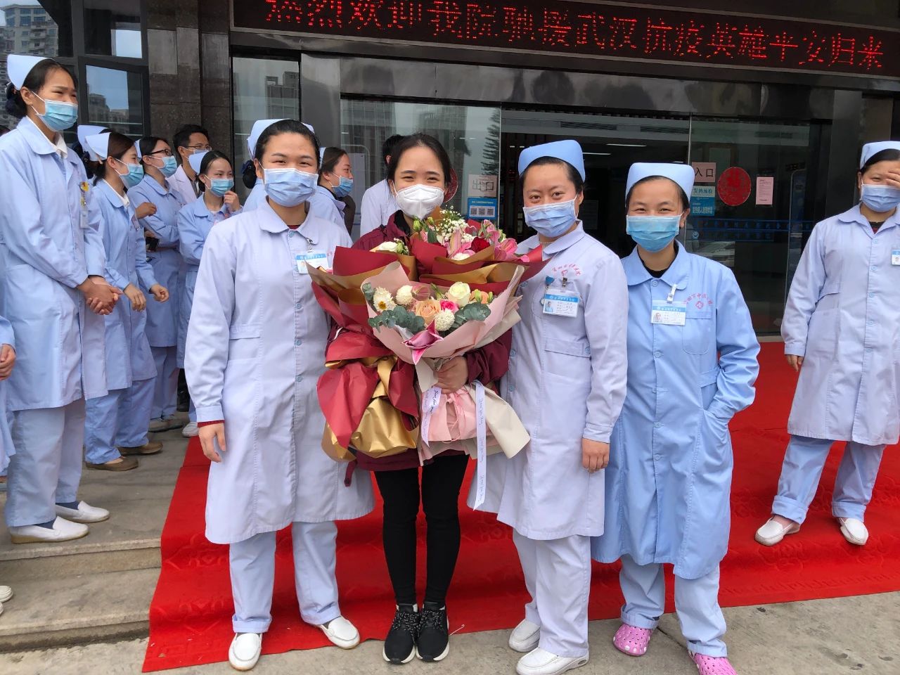 (èç°å¸ä¸­å»å»é¢æ±åè±ä¸åäºåå½±)